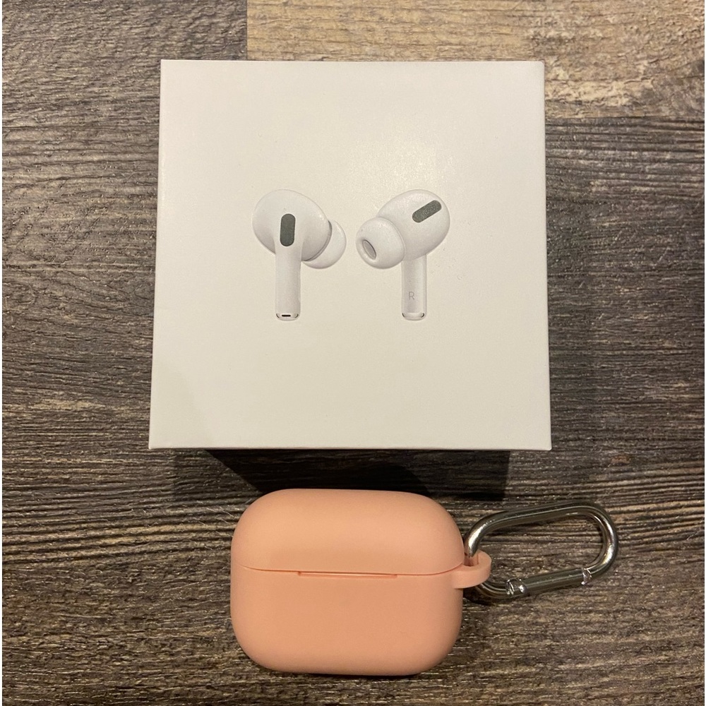 *SOLD ON MERCARI*Airpod Pros(1st generation) with Box and Case